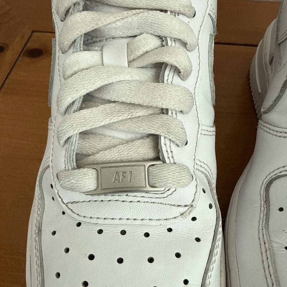 Nike Air Force 1 Size 5.5 Youth Triple White Low GS White